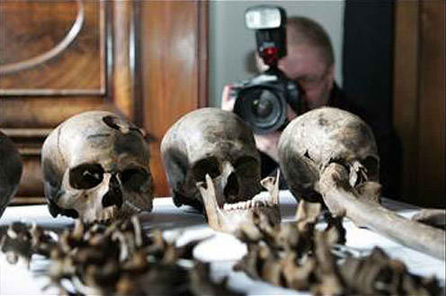 Unos huesos y cr�neos hallados en un r�o alem�n y que podr�an tener una antig�edad de 3.300 a�os