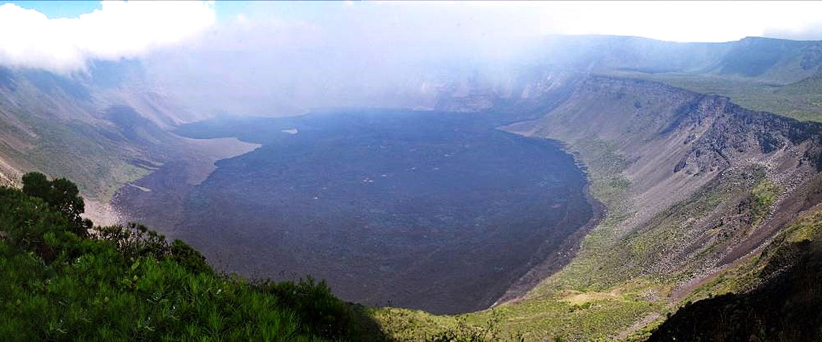 Caldera del Volcán Wolf. Foto: P. Ramón, IGEPN