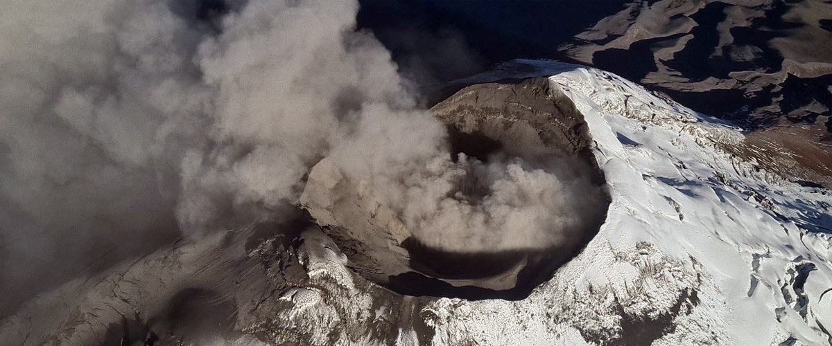 Cráter del volcán Cotopaxi. Foto: Instituto Geofísico