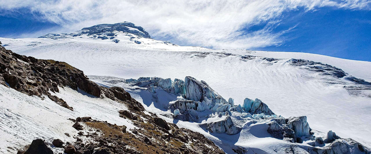 cumbre volcan Cayambe. Foto: MaunaExpeditions.com