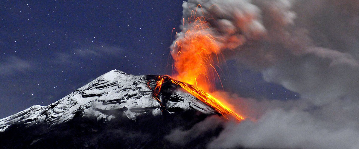 Erupción del volcán Tungurahua. Foto: Lou Jost