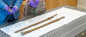 Espadas romanas halladas en Cotswold. Foto: Cotswold District Council