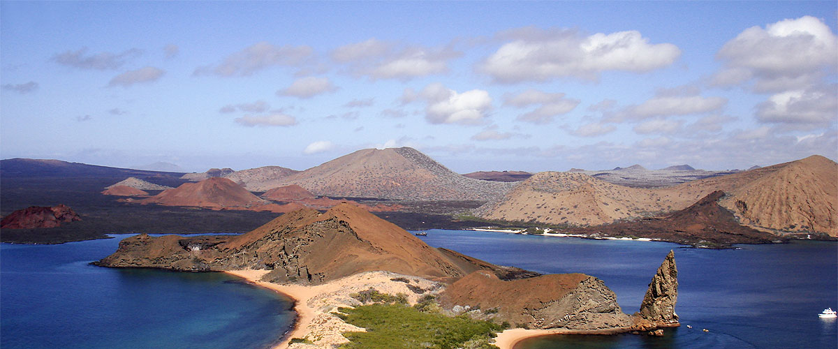 Isla Santiago en segundo plano. Foto: Pete Gene