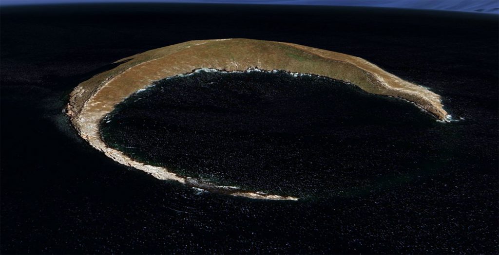 Isla Cowley. Datos: Data SIO / NOAA, U.S. Navy, Gebco. Foto: Airbus