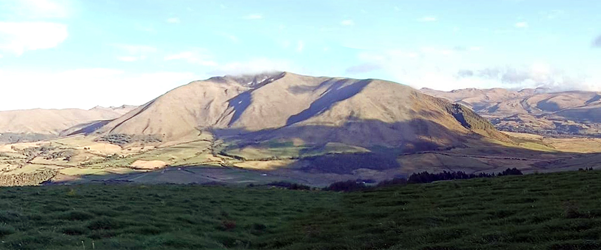 Volcán Chiltazón visto desde el sur. Foto: Hacienda La Cría