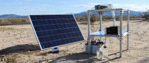 Obteniendo agua del Valle de la Muerte