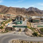 Minas e instalaciones de minería e industria responsables. Imagen: IA / prompt: Danny Ayala Hinojosa